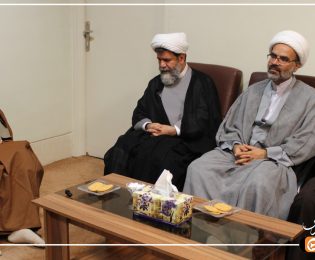 دیدار مدیر حوزه علمیه فارس با آیت الله دستغیب