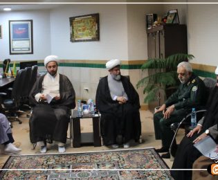 حوزه علمیه در ترویج فرهنگ شهادت و ایثار پیش قدم است