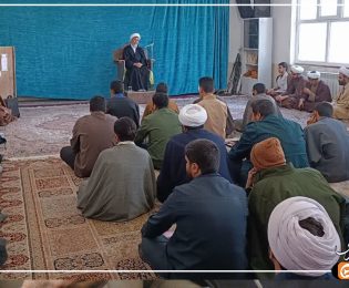 شهدا با پاک کردن زنگار از روح و قلب راه صد ساله را یک شبه پیمودند.