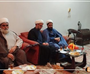 دیدار مدیر حوزه علمیه با خانواده طلبه شهید زارعی