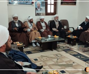 رشد و تعالی حوزه علمیه با تشریک مساعی حل می شود .