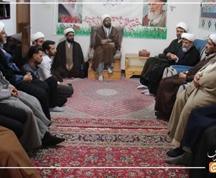 پیگیری تأسیس مدرسه علمیه بلندمدت در سفر مدیر حوزه فارس به زرقان