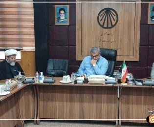 نشست صمیمی مدیر حوزه علمیه فارس با رئیس سازمان برنامه و بودجه استان