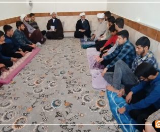 دیدار صمیمی مدیر حوزه علمیه فارس با طلاب مهدیه زرین‌دشت