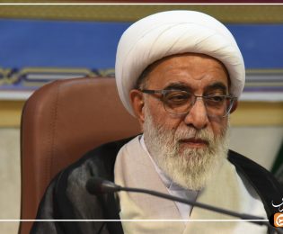 نشست جامعه اساتید حوزه علمیه استان فارس با حضور دبیر شورای عالی حوزه های علمیه برگزار شد