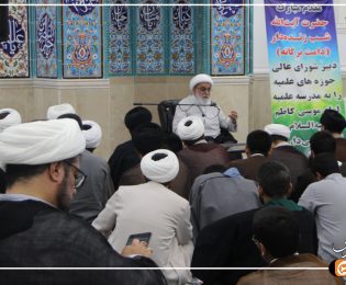 طلبگی خدمت به علوم دینی و ترویج معارف اهل‌بیت است