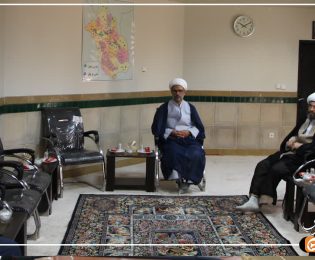 نشست هم‌افزایی مدیر حوزه علمیه استان فارس با مدیر گروه معارف اسلامی دانشگاه شیراز