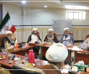دروس خارج دارای مجوز در حوزه علمیه فارس گسترش یابد