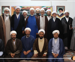 نشست هم‌اندیشی مدیر حوزه علمیه استان فارس با اساتید مدرسه علمیه امام صادق علیه‌السلام داراب برگزار شد