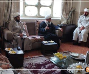 برگزاری نشست مدیر حوزه علمیه استان فارس با اساتید و کادر مدرسه علمیه امام صادق علیه‌السلام شیراز