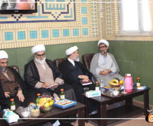 نشست مدیر حوزه علمیه فارس با اساتید مدرسه علمیه امیرالمؤمنین (ع) شیراز