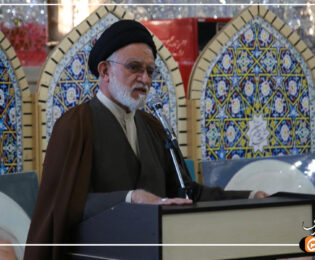 علی رغم همه هجمه های دشمن هنوز روحانیت سنگ صبور جامعه است
