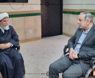 تاکید بر توسعه همکاری‌های حوزه علمیه فارس و دانشگاه آزاد اسلامی